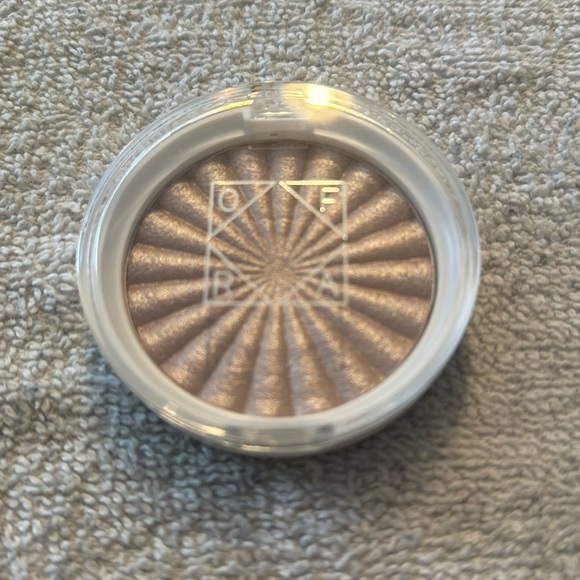 OFRA Highlighter - Picture 1 of 2